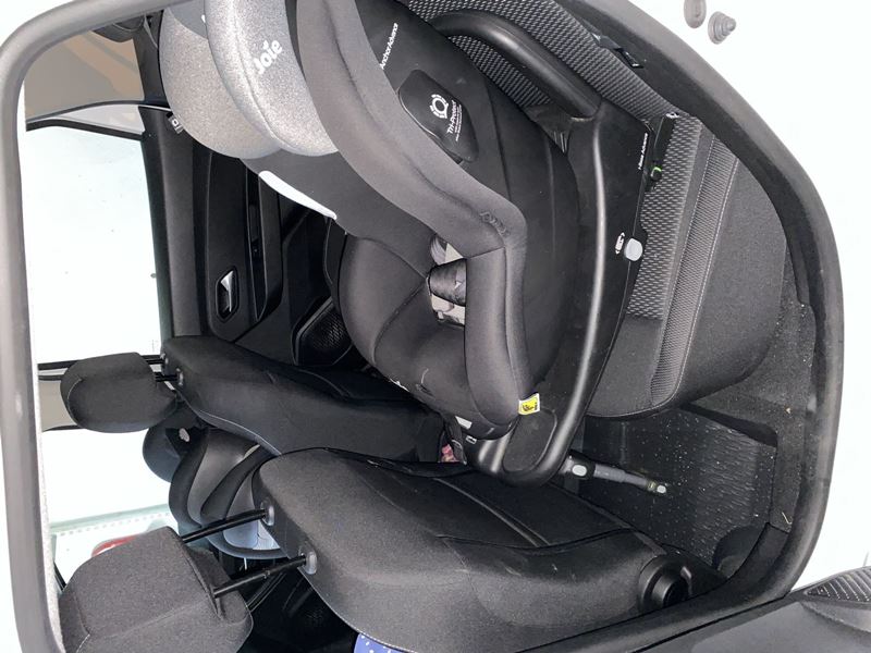 Dacia Duster 2. generace před faceliftem, černý interiér