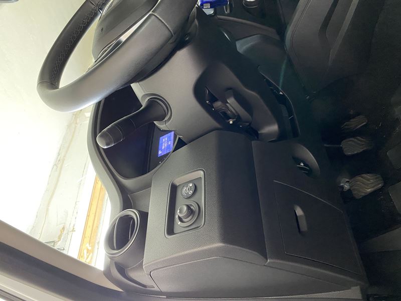 Dacia Duster 2. generace před faceliftem, černý interiér