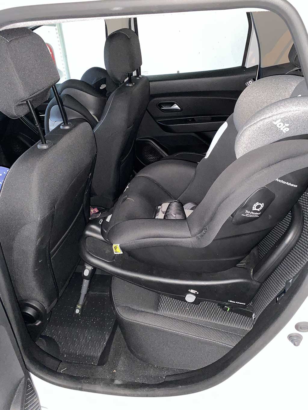 Prostor na autosedačku za řidičem