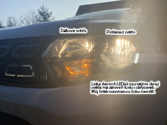 Rozsvícené přední světlo v Dacii Duster II