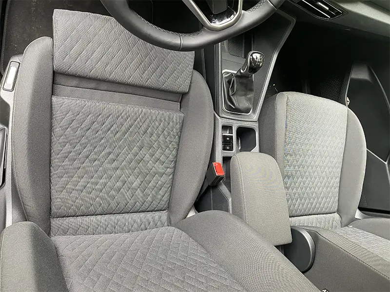 Obyčejné vs. ergoComfort sedadlo u VW Caddy