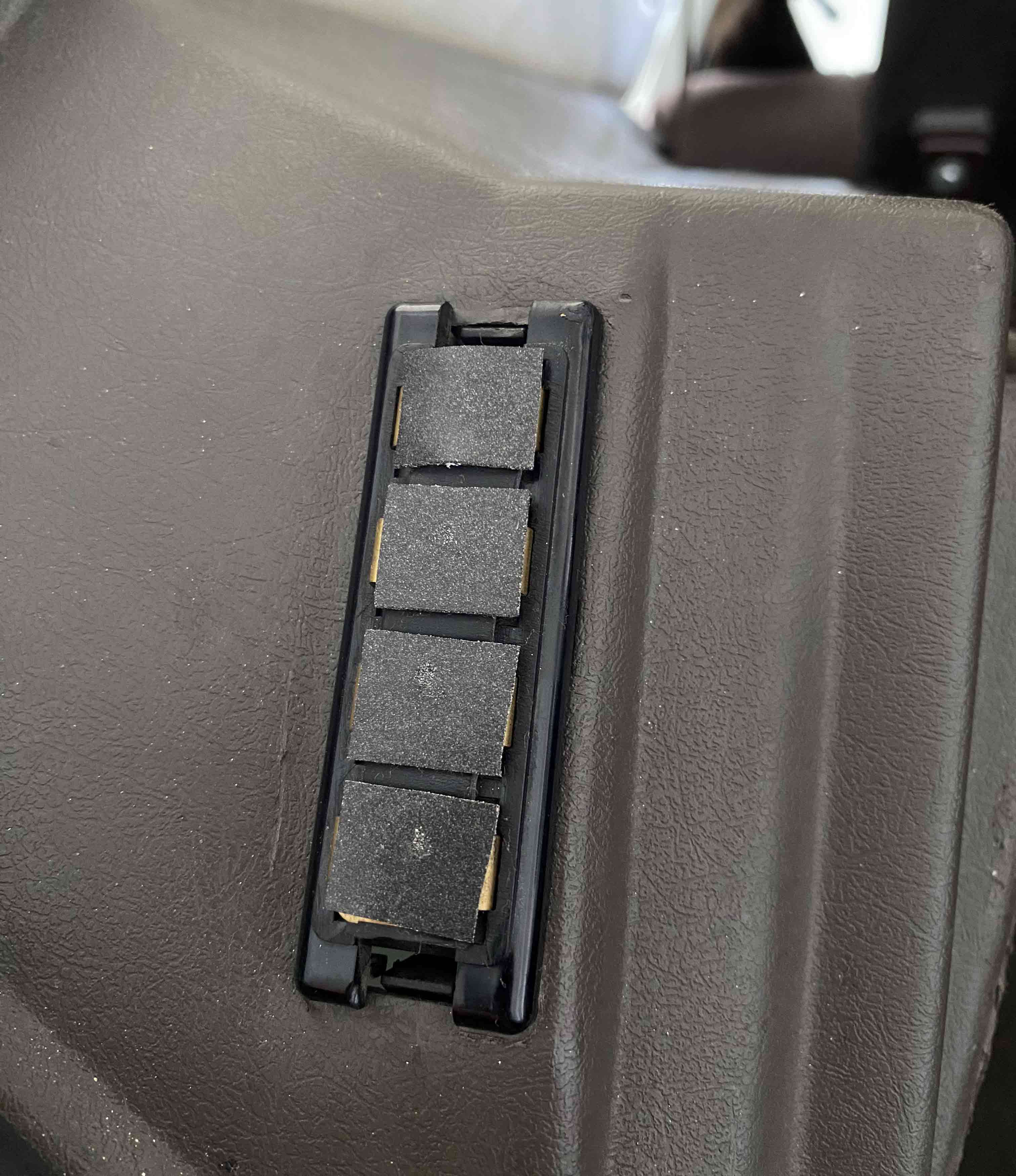 Samolepící elektrovodivá pryž ELCHEMCO