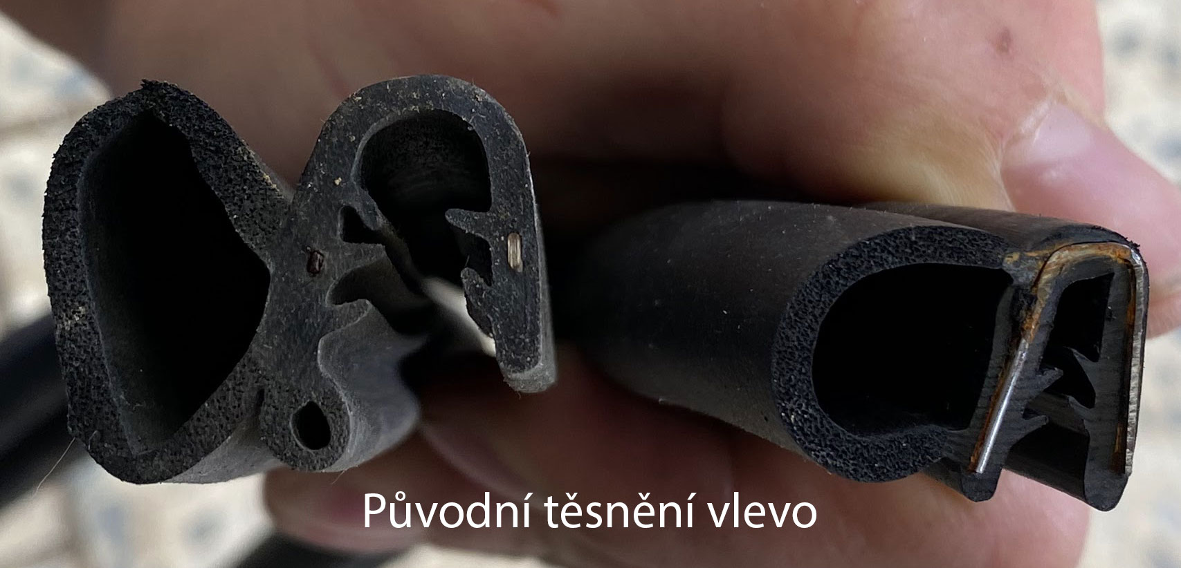 Gumové těsnění dveří