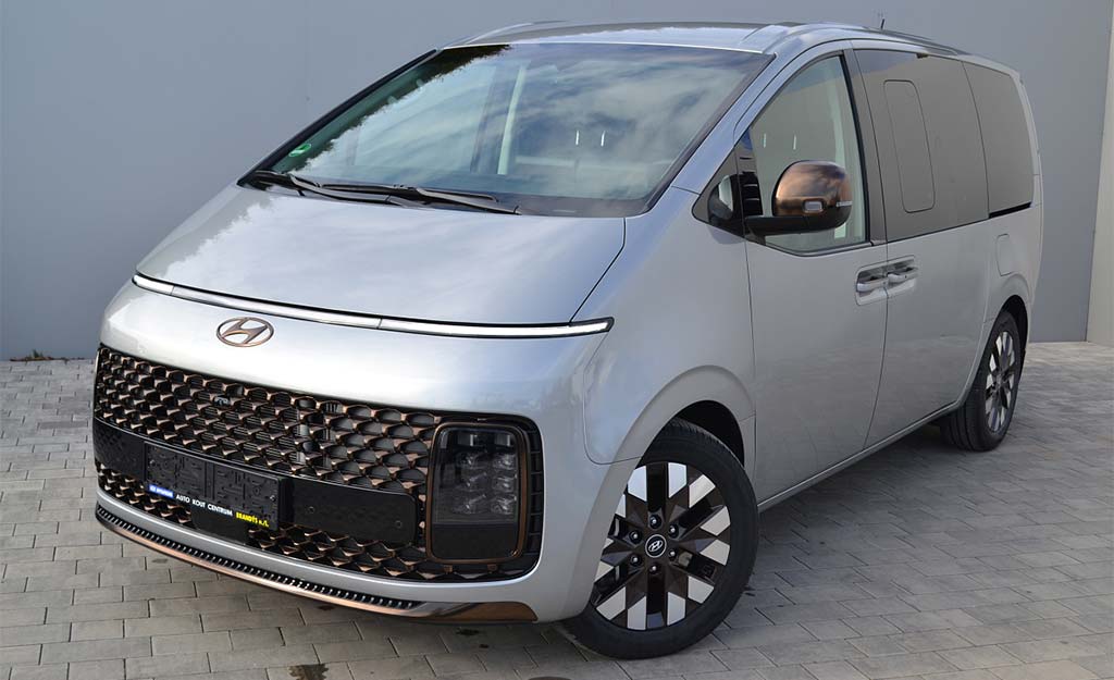 Projektorové full LED světlomety na Hyundai Staria