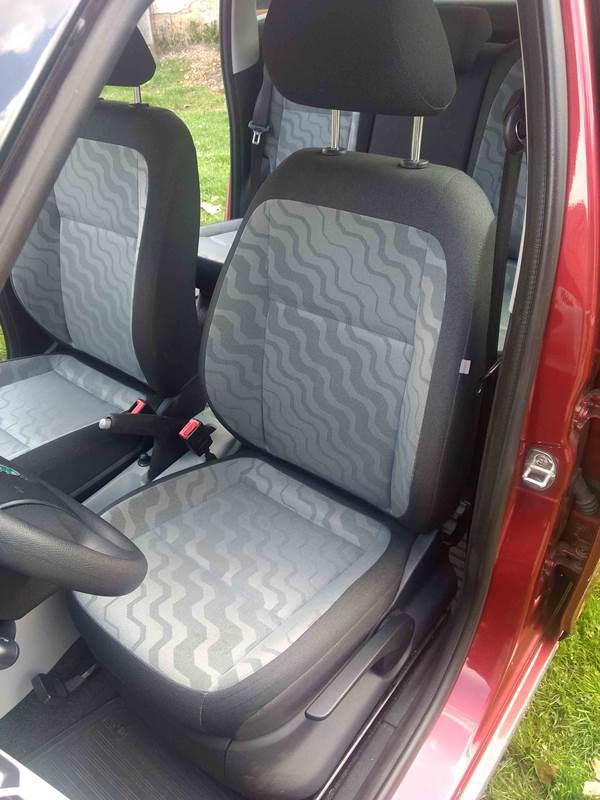 Škoda Roomster Style, šedý interiér