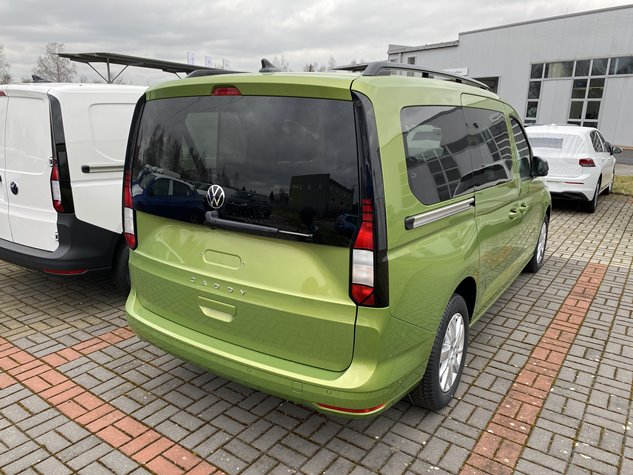 Nový VW Caddy Maxi Life 2.0 TDI 2024 zelená Golden