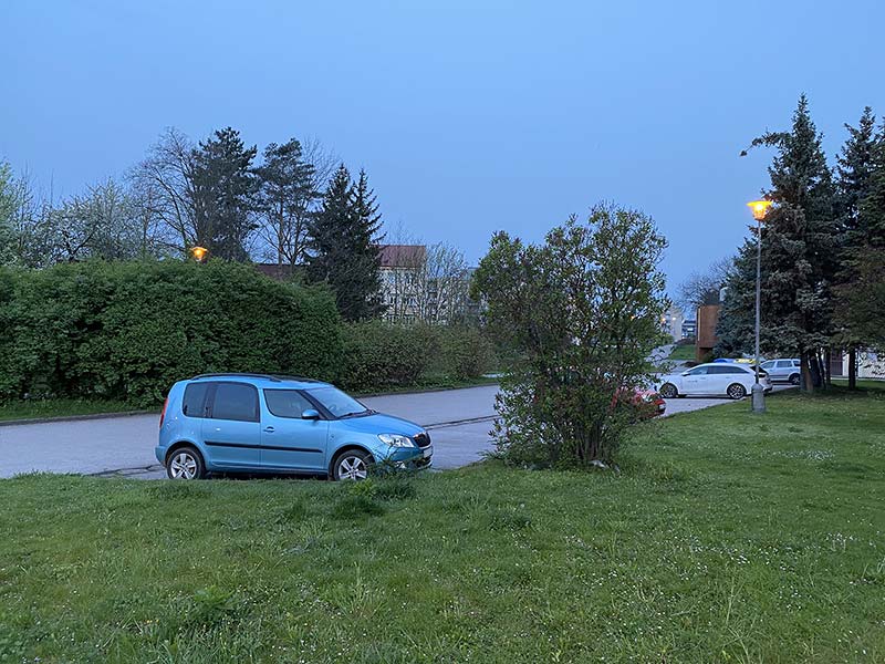 Zaparkovaná Škoda Roomster