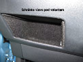 Vytlumení odkládací schránky pod volantem
