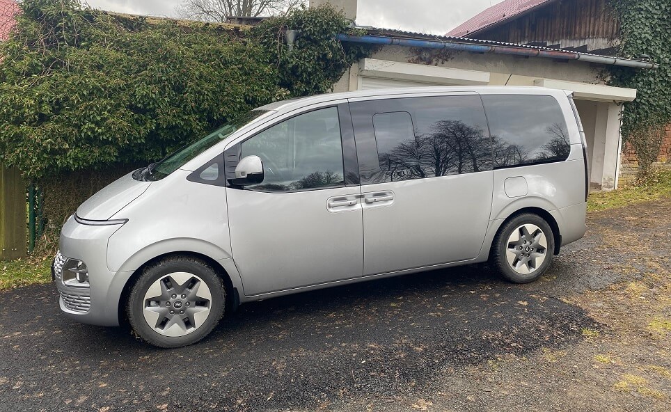 Hyundai Staria Tour