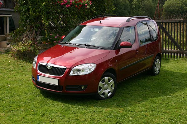 Škoda Roomster Style, červená Flamenco