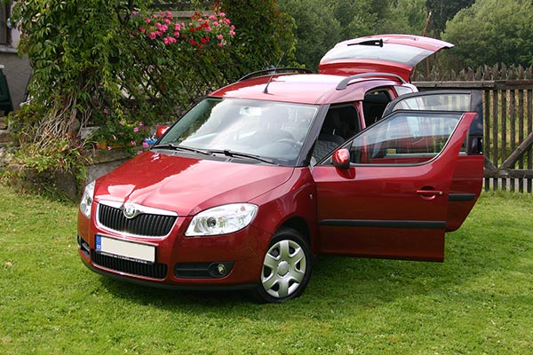 Škoda Roomster Style, červená Flamenco