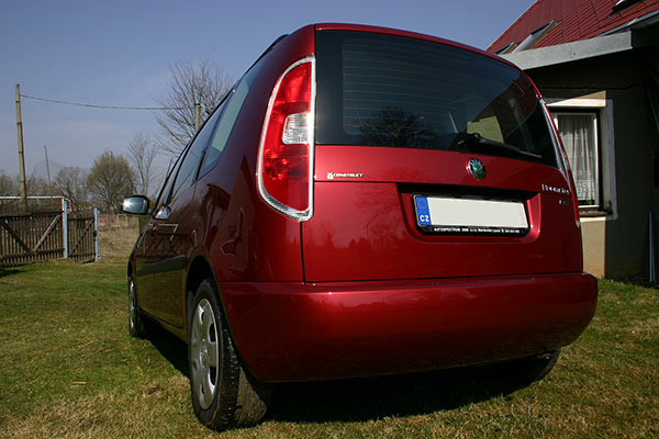 Škoda Roomster Style, červená Flamenco