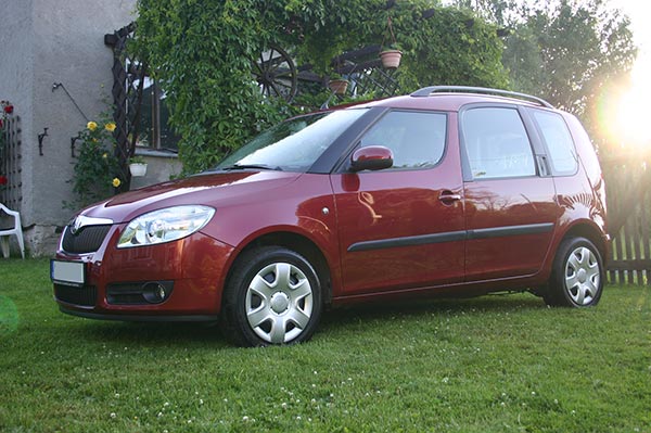 Škoda Roomster Style, červená Flamenco