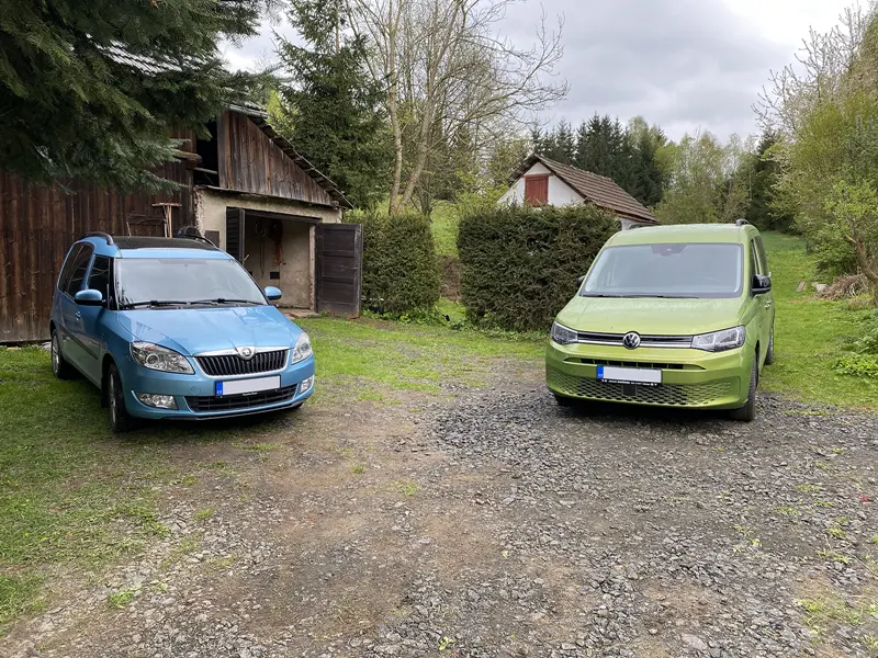 Volkswagen Caddy Maxi Life 5. generace, modelový rok 2024, zelená metalíza Golden