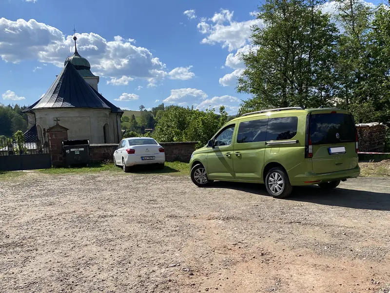 Volkswagen Caddy Maxi Life 5. generace, modelový rok 2024, zelená metalíza Golden