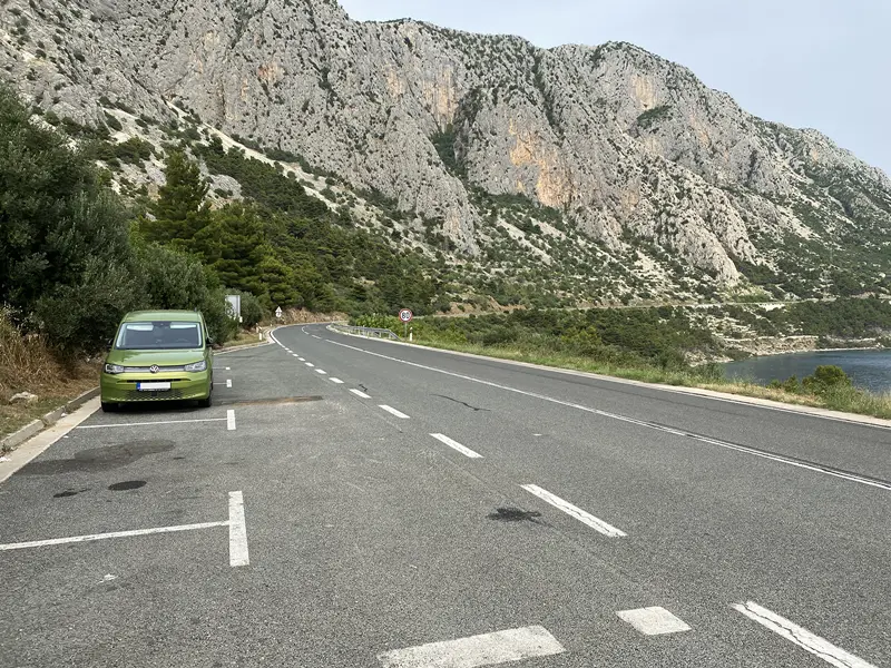 Volkswagen Caddy Maxi Life 5. generace, modelový rok 2024, zelená metalíza Golden