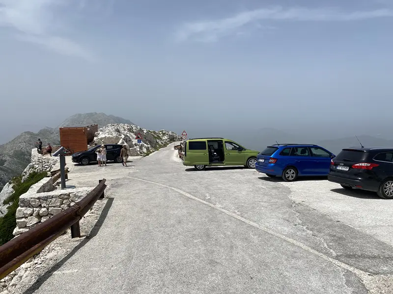 Volkswagen Caddy Maxi Life 5. generace, modelový rok 2024, zelená metalíza Golden