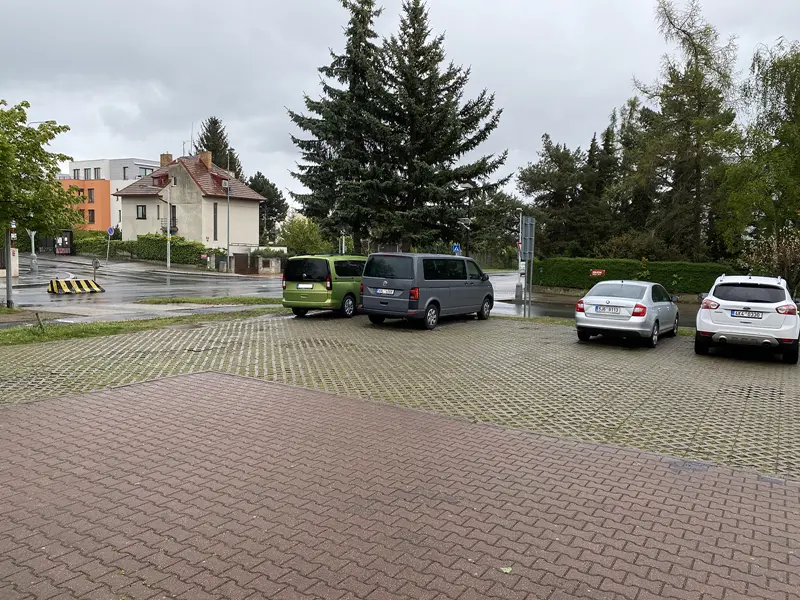 Volkswagen Caddy Maxi Life 5. generace, modelový rok 2024, zelená metalíza Golden
