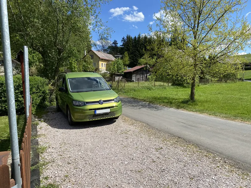 Volkswagen Caddy Maxi Life 5. generace, modelový rok 2024, zelená metalíza Golden