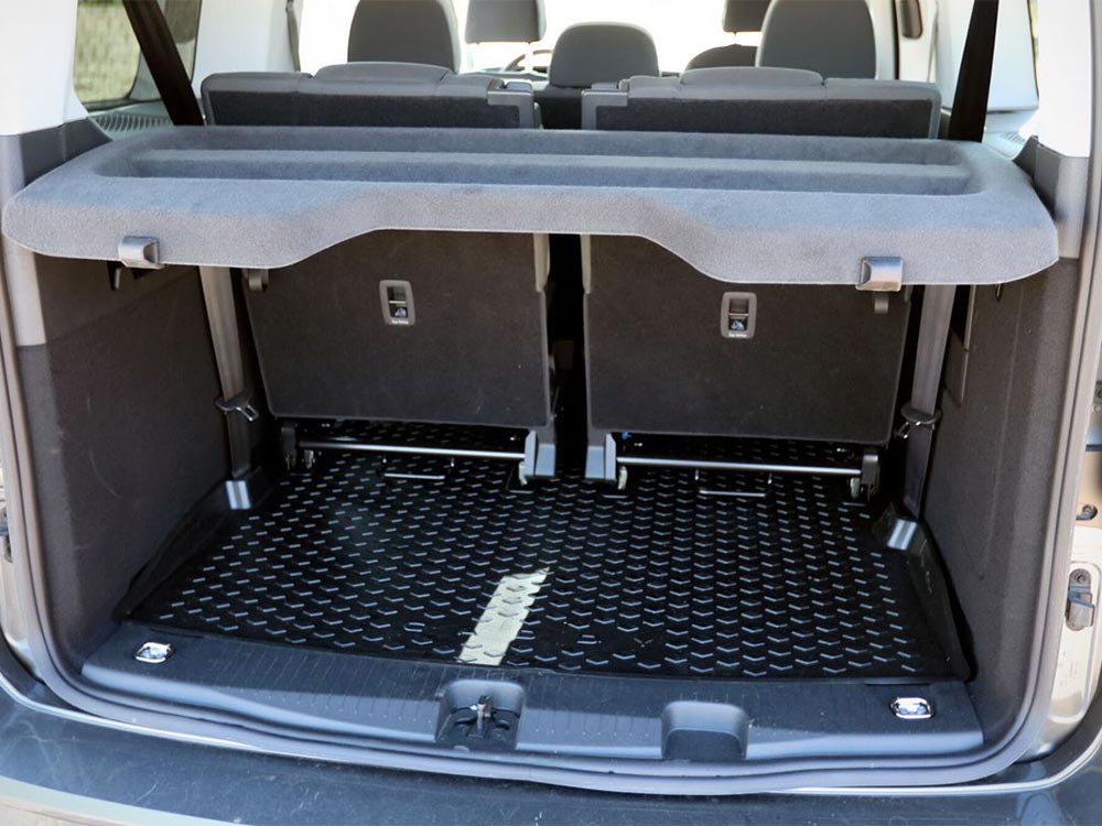 VW Caddy - kufr dlouhého provedení v sedmimístném uspořádání