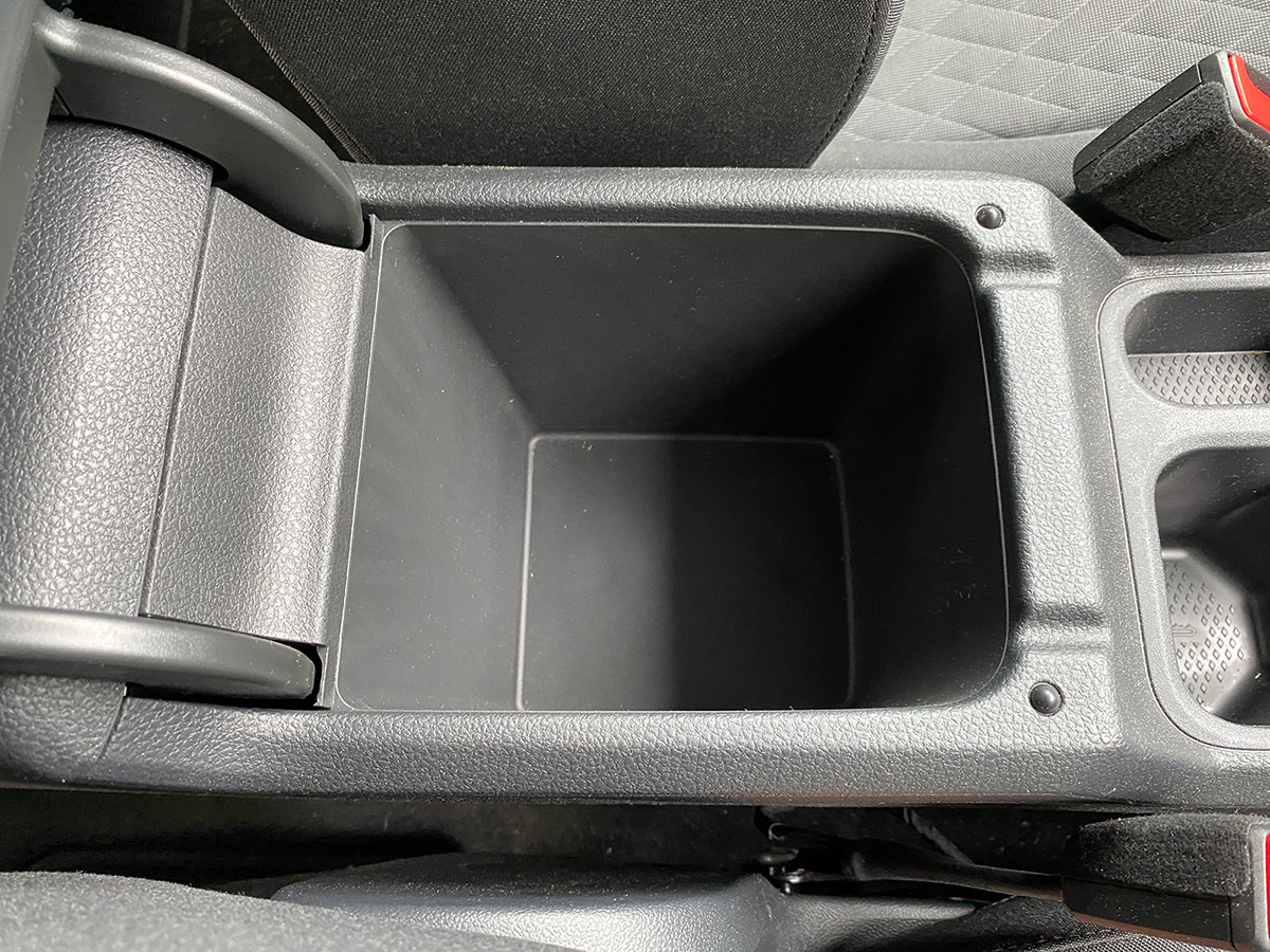 Schránka Jumbo box pod loketní opěrkou