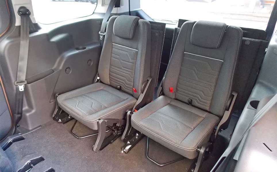 Sedmisedadlový Ford Tourneo Connect 2. generace