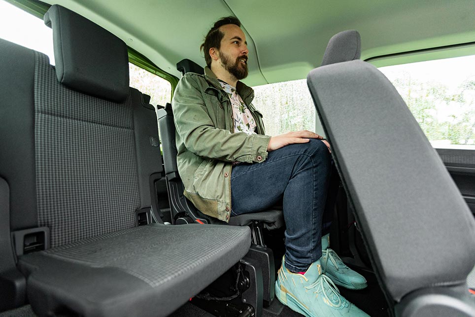 Prostor ve třetí řadě sedadel ve Volkswagenu Caddy